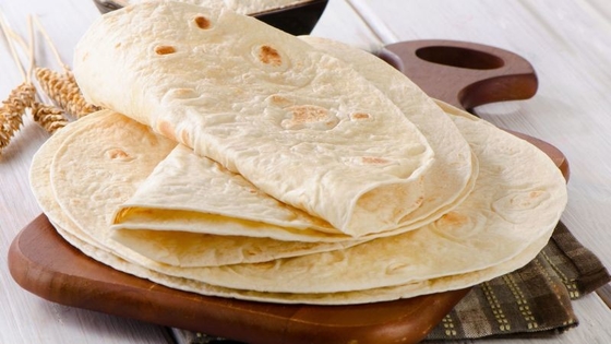 Macchina per tortilla commerciale ad alta capacità 200 pcs/ora Efficienza Facile utilizzo per il commercio