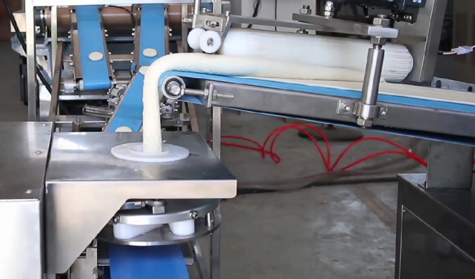 Macchina per la produzione di tortilla a bassa energia ad alta velocità 2000pcs/h 6